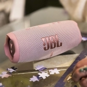 اسپیکر بلوتوثی قابل حمل JBL مدل Charge 5 - صورتی 6