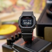 ساعت مچی کاسیو G-SHOCK مدل DW-5600UHR-1DR