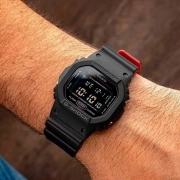 ساعت مچی کاسیو G-SHOCK مدل DW-5600UHR-1DR