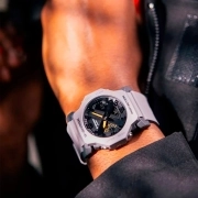 ساعت مچی مردانه کاسیو G-Shock مدل GA-2300-8ADR 3