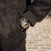 ساعت مچی مردانه کاسیو G-SHOCK مدل GD-400GB-1B2DG 3