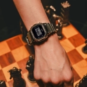 ساعت مچی مردانه کاسیو G-SHOCK مدل GM-5600YM-8DR 4