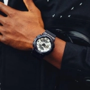 ساعت مچی مردانه کاسیو G-SHOCK مدل GA-110WD-1ADR 1