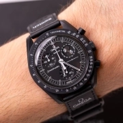 ساعت مچی امگا سواچ MISSION TO THE MOONPHASE - NEW MOON مدل SO33B700
