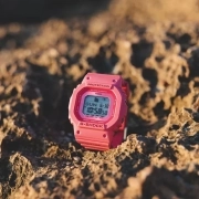 ساعت مچی زنانه کاسیو G-SHOCK مدل GLX-S5610-4DR 2