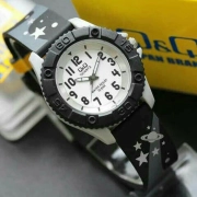 ساعت مچی بچه‌گانه کیو اند کیو مدل VQ96J013Y