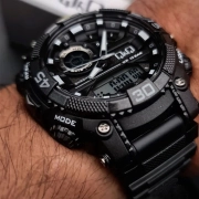 ساعت مچی مردانه کیو اندکیو مدل GW87J010Y 3